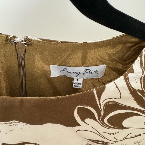 Two piece dress maxi skirt and top. Top is large bottom is medium. - Picture 5 of 6